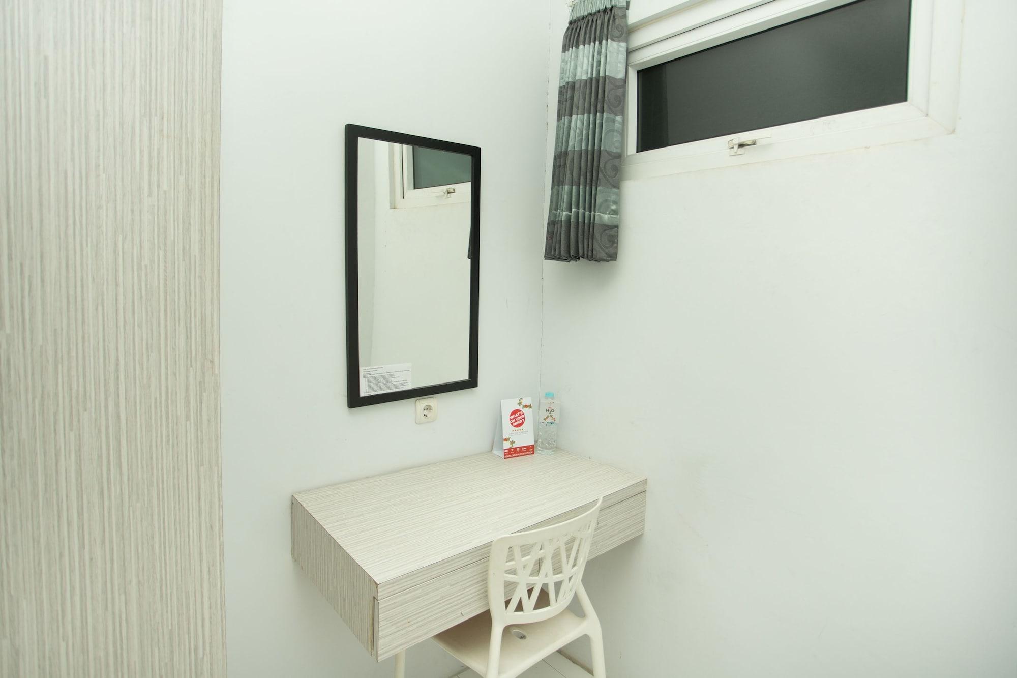 Oyo 850 Lapan Lapan Hotel Banjarmasin  Buitenkant foto