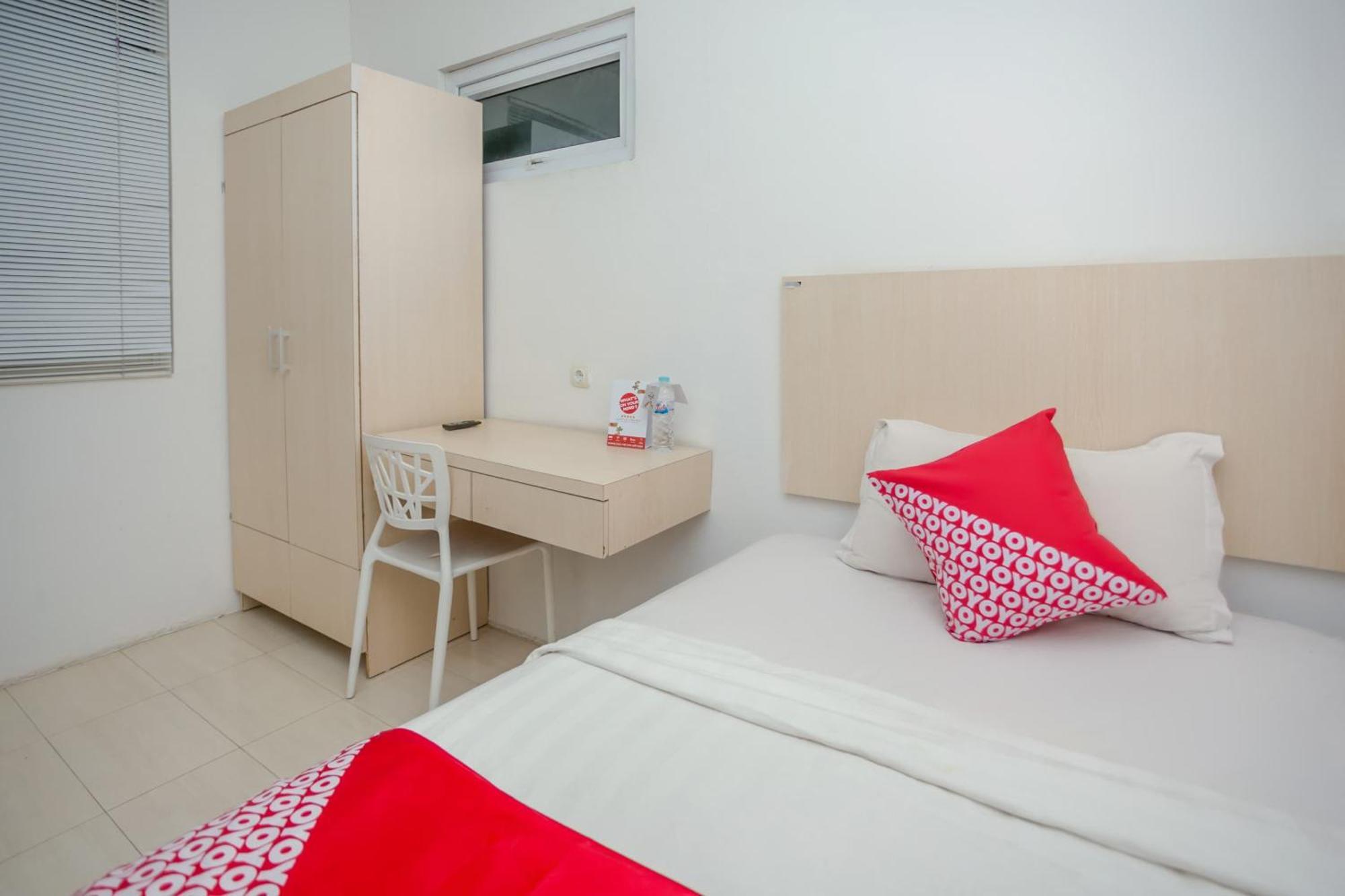 Oyo 850 Lapan Lapan Hotel Banjarmasin  Buitenkant foto